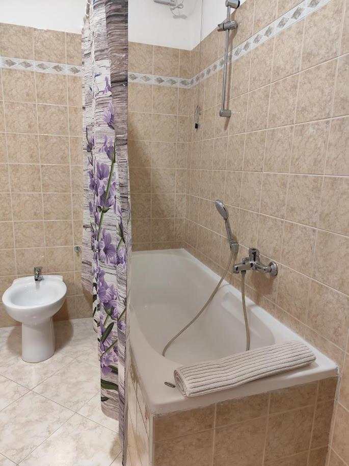 Poggi La Casa Di Giada, Appartamento In Villetta Con Aria Condizionata, Wi-Fi E Parcheggio Gratuito מראה חיצוני תמונה